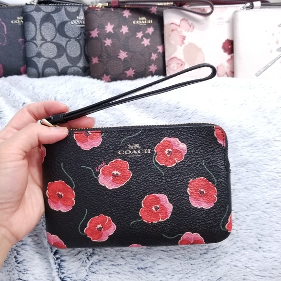 🔥FINAL PRICE🔥NWT COACH POPPY CORNER ZIP WRISTLET - Picture 3 of 6